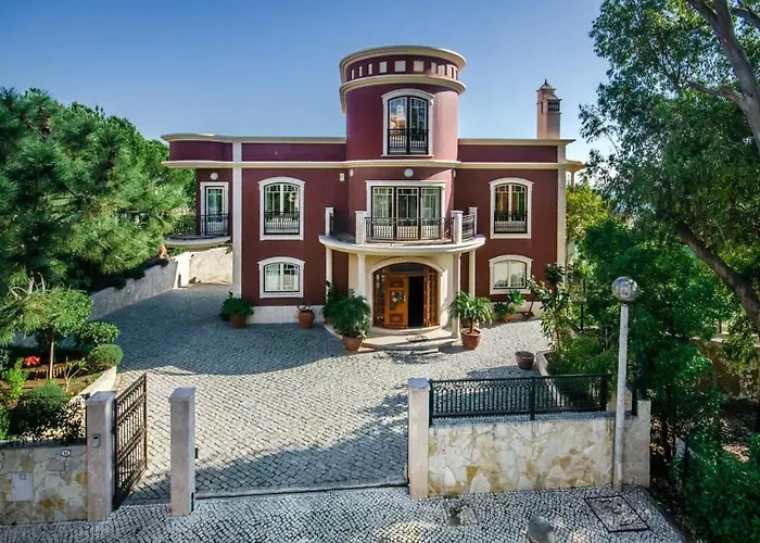Villa Mauri Luxe - Beautiful Beachfront Villa